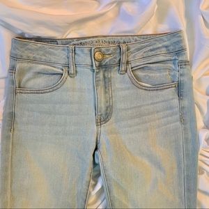 American Eagle Light wash Skinny Jeans